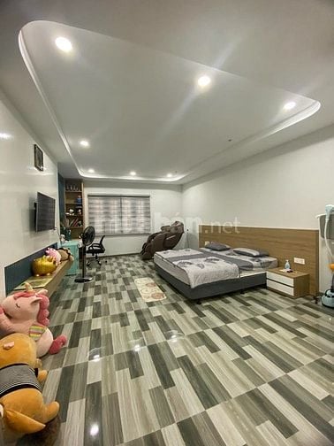 Bán nhà 5 tầng mới đẹp mặt tiền đường TRần Nguyên Hãn