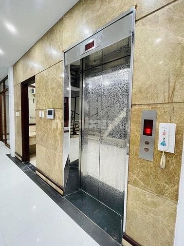 Một căn duy nhất. Phố trung tâm Cầu Giấy.