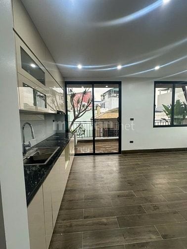 Bán nhà Phố Văn Cao 54m2-6T- thang máy- ngõ thông- 13.8 tỷ có TL