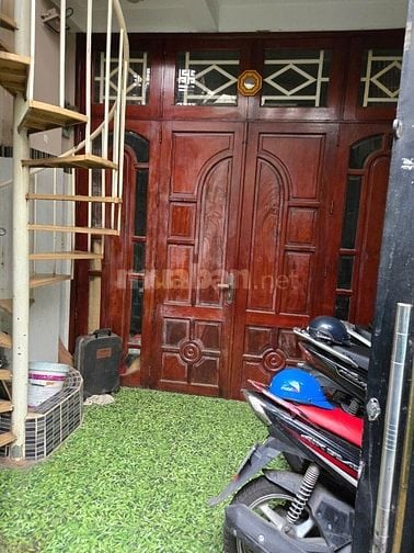 Cho thuê nhà đường số 3 cư xá Đô thành P4, Quận 3, 4,5x12, 3 lầu, 25tr