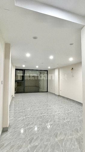Cho thuê mặt bằng phố Nguyễn Văn Tuyết, 43m2x 2 tầng, MT 3.3m