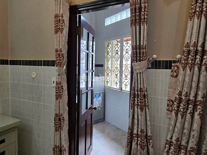 Cho thuê nhà đường số 3 cư xá Đô thành P4, Quận 3, 4,5x12, 3 lầu, 25tr