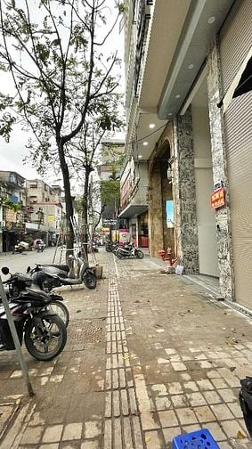 Cho thuê mặt bằng phố Nguyễn Văn Tuyết, 43m2x 2 tầng, MT 3.3m