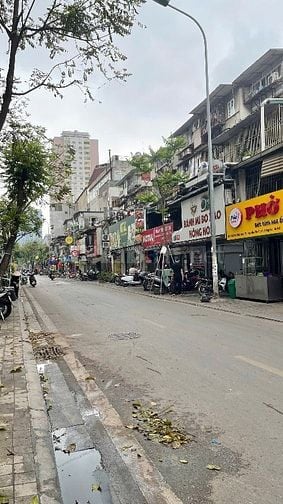 Cho thuê mặt bằng phố Nguyễn Văn Tuyết, 43m2x 2 tầng, MT 3.3m