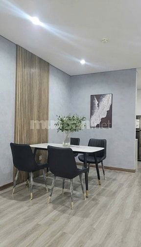 Sky Center, Phổ Quang, TB, 2PN rộng, 97m2, Căn góc,NTCC, 19tr/tháng.