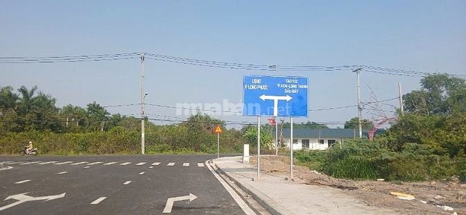 Bán gấp nhà mặt tiền đường Long Phước đường vào Vinhome Grand Park
