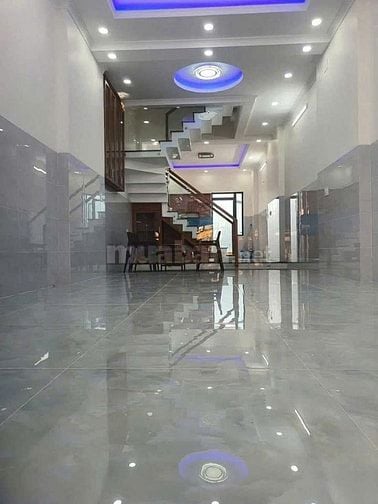 Bán nhà mặt tiền đường Trần Văn Mười, Hóc Môn, 2 lầu, sổ hồng riêng