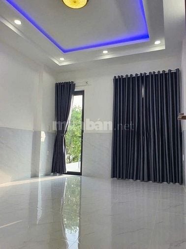 Bán nhà mặt tiền đường Trần Văn Mười, Hóc Môn, 2 lầu, sổ hồng riêng