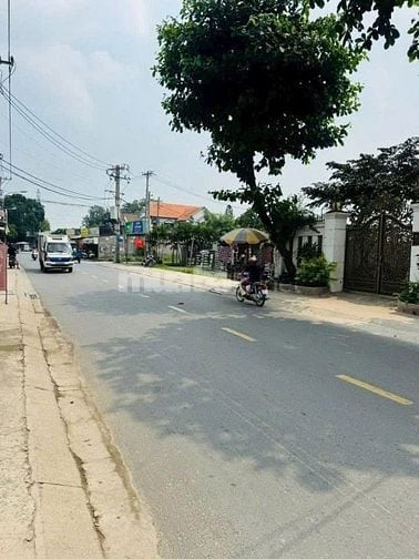 Bán nhà mặt tiền đường Trần Văn Mười, Hóc Môn, 2 lầu, sổ hồng riêng