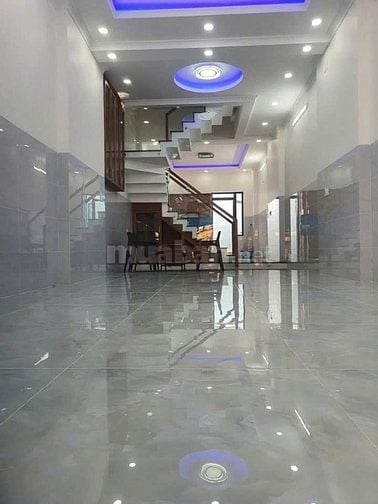 Bán nhà mặt tiền đường Trần Văn Mười, Hóc Môn, 2 lầu, sổ hồng riêng