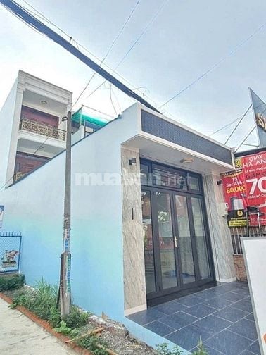 Bán nhà mặt tiền đường Trần Văn Mười, Hóc Môn, 2 lầu, sổ hồng riêng