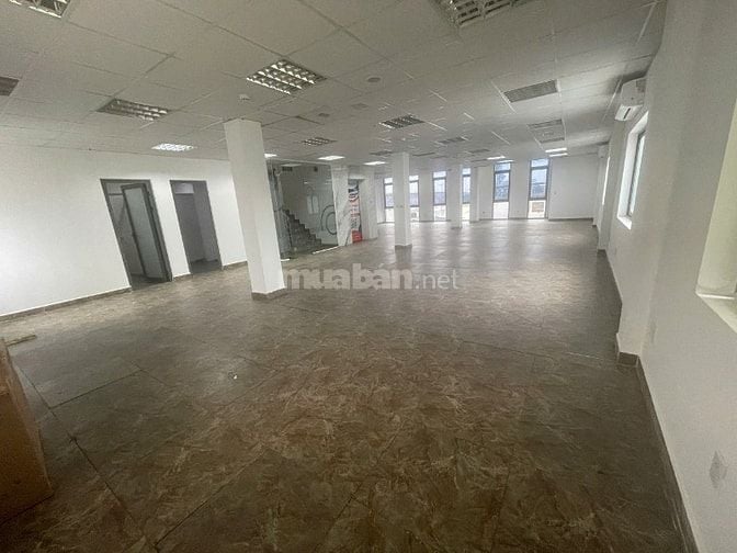 Cho thuê nhà nguyên căn phố Hậu Giang quận Tân Bình, 280 tr, 1200m2 