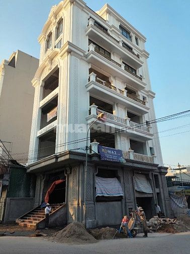 Cho thuê tầng 1,2,3,4 toà nhà siêu đẹp tại vòng xuyến Văn Giang, Hưng 