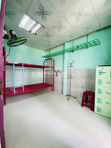 CHO THUÊ PHÒNG TRỌ 290/152A  LÝ THÁI TỔ, Q.3, CÓ MÁY LẠNH, GẦN NGÃ 7