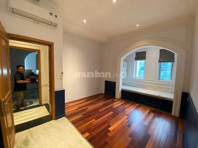 Cho thuê nhà mặt tiền Hoa Đào, P.2, Q. Phú Nhuận giá 88tr