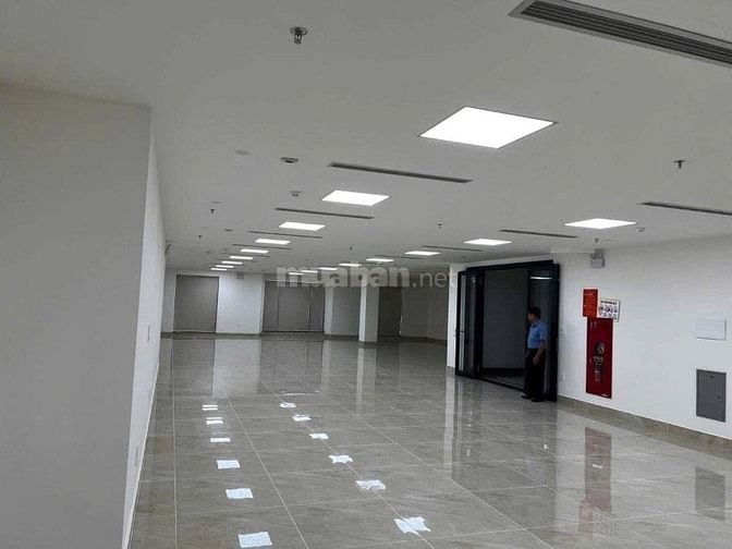 Tôi, chính chủ cần bán toà Phố Hồ Xuân Hương, Q HBT, Dt 400 m, 10 tầng