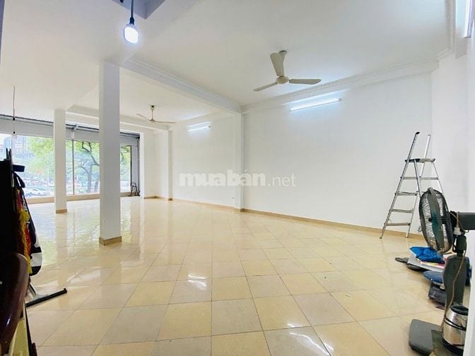 Cho thuê mặt bằng kinh doanh ngã 3 Trần Duy Hưng Trung Hòa, Cầu Giấy 