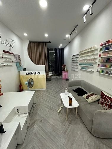 SANG TIỆM NAIL – NHÀ 2 TẦNG MẶT TIỀN TRƯƠNG VĨNH KÝ – 5 PHÒNG RIÊNG