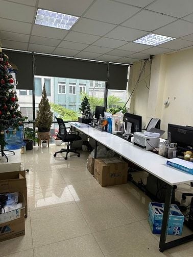 Cho thuê cả nhà hoặc lẻ từng tầng, nhà mặt phố Khâm Thiên, DT 100m2x7T