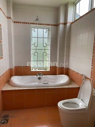 Cần bán biệt thự Đường Dương Quảng Hàm, Phường 6, Quận Gò Vấp 236m2