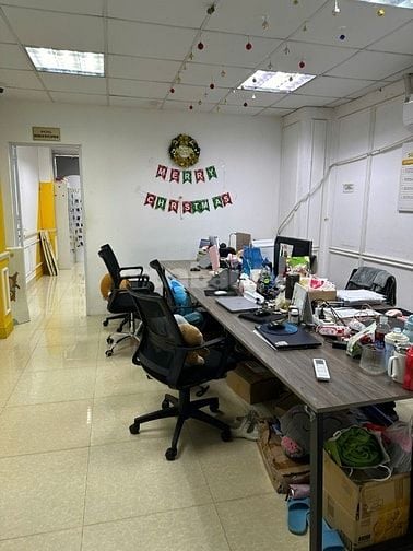 Cho thuê cả nhà hoặc lẻ từng tầng, nhà mặt phố Khâm Thiên, DT 100m2x7T