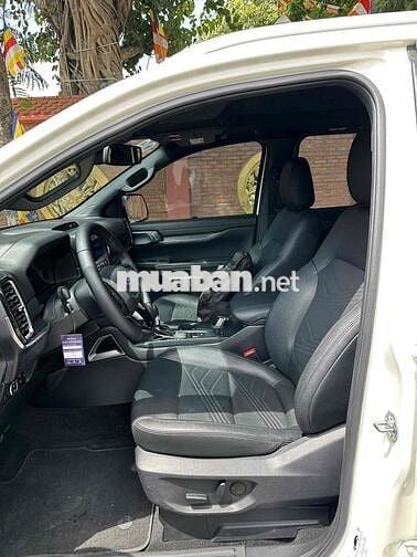 Ford Everest 2024 Titanium 2.0L 4x2 AT - 19000 km