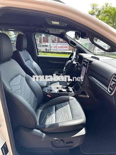 Ford Everest 2024 Titanium 2.0L 4x2 AT - 19000 km