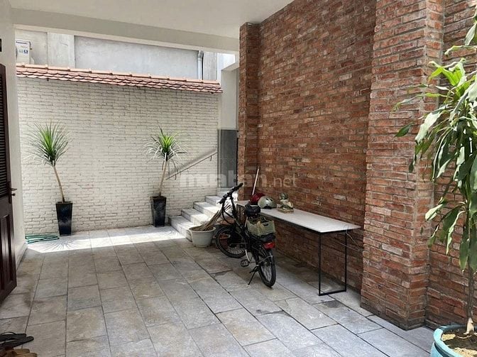Bán nhà mặt Lê Quang Định, Quận Gò Vấp, 366m2 đất, 4 tầng