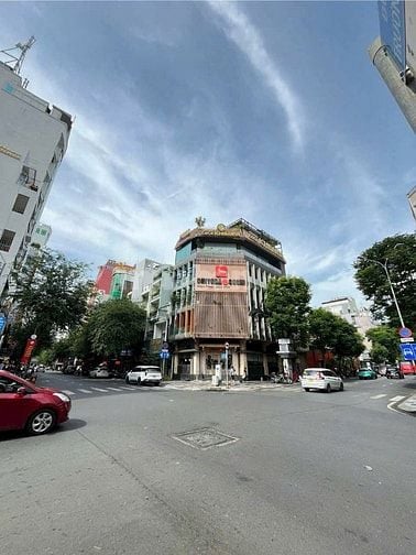 Bán Căn góc 2 Mặt Tiền địa chỉ: 254 - 256 Lê Thánh Thánh Tôn, 6 Tầng.