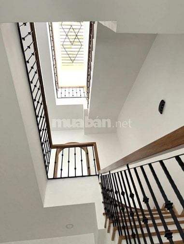  cho thuê nhà mới mt đường phường Tân Chánh Hiệp, dt 4x18 3 lầu giá 14