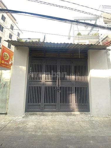 Bán nhà - chiều ngang hơn 5m -  hẻm xe hơi - đường Trường Chinh Q12