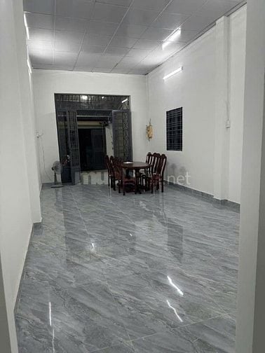 Bán nhà - chiều ngang hơn 5m -  hẻm xe hơi - đường Trường Chinh Q12