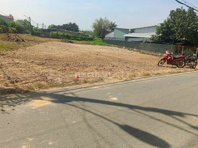 Chủ bán gấp lô thổ cư 250m, giá 2,2 tỷ đường nhụa 6m thông, shr