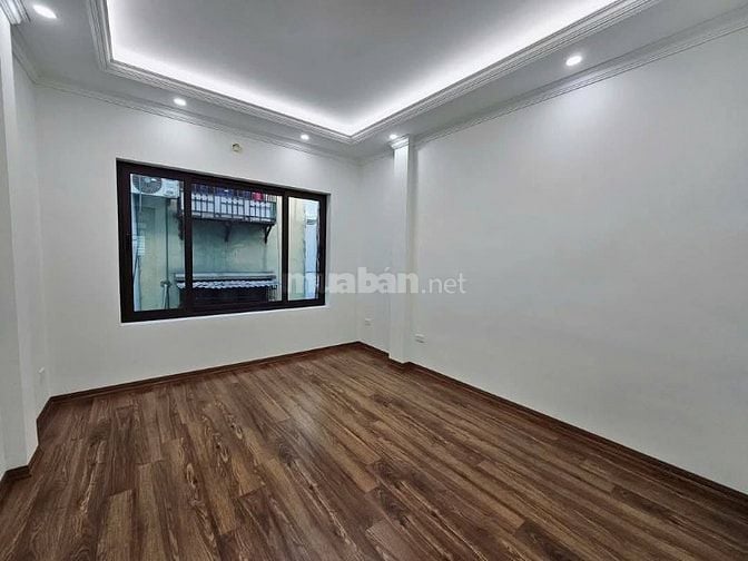 NHÀ TRUNG TÂM CẦU GIẤY 6 TẦNG Ô TÔ- KINH DOANH GẦN CHỢ SINH VIÊN 