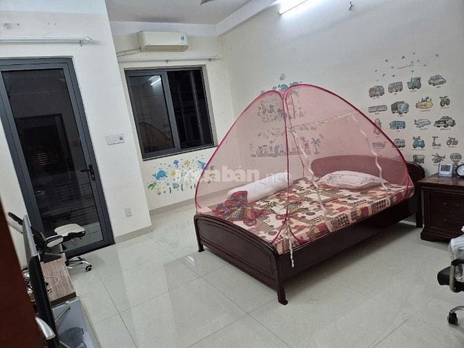 Nhà Tô Hiệu khu nhà lầu có công viên