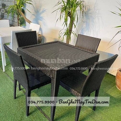 Các mẫu bàn ghế ăn mây nhựa để ban công, sân vườn