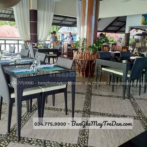 Các mẫu bàn ghế ăn mây nhựa để ban công, sân vườn