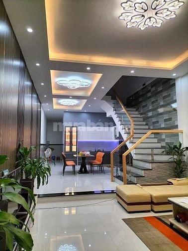 Thanh lý gấp căn nhà ở Lạc long Quân-Q.11 giá 1ty185/50m2, hxh-Shr 