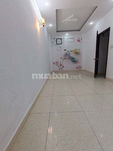 Bán Nhà Riêng tại Nguyễn Tất Thành, Quận 4, 4 tỷ, 60m2, view đẹp, chín