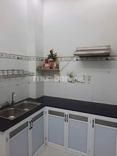 Hẻm 125 nguyễn thị tần P1Q8. 3,1x8m 3tỷ650. 