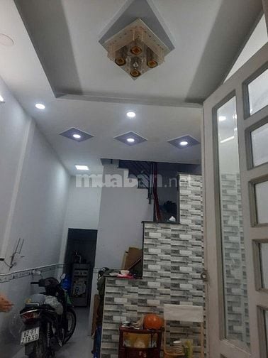 Hẻm 125 nguyễn thị tần P1Q8. 3,1x8m 3tỷ650. 