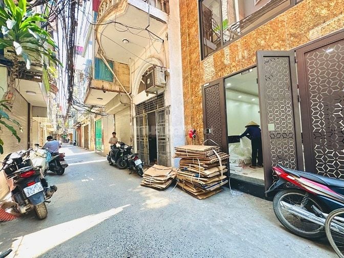 Chính chủ bán nhà mới xây 7 tầng, ngõ 254 cổng làng Mai Động