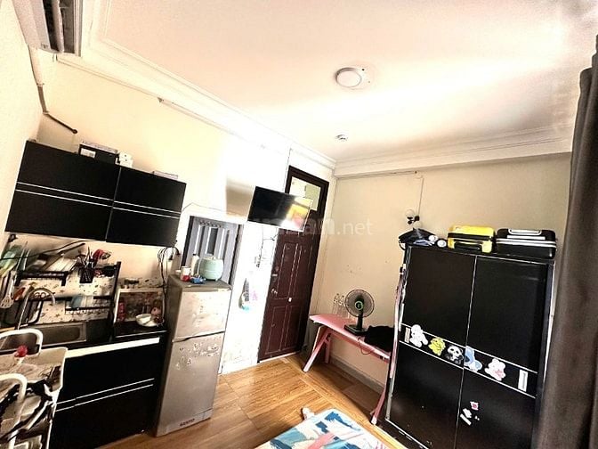 Nhượng lại phòng trọ full nội thất tại Phú Nhuận giá 4tr8, có ban công