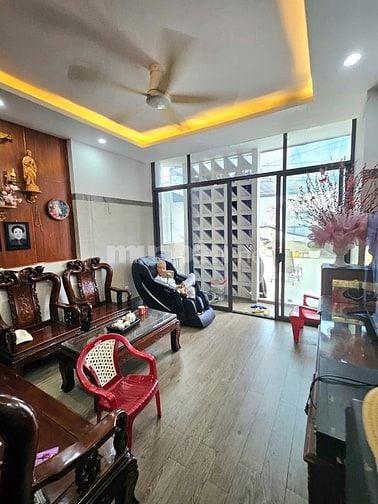 Bán nhà đúc 5 tầng Mặt tiền Nguyễn Văn Quá, Q 12, 4x20m, 11 tỷ 200