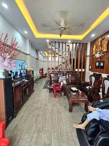 Bán nhà đúc 5 tầng Mặt tiền Nguyễn Văn Quá, Q 12, 4x20m, 11 tỷ 200