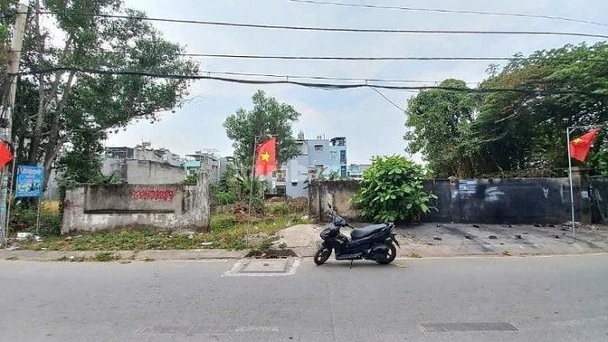 501m2 mặt tiền Võ Văn Hát Q9. Có sẵn 90m2 thổ. Giá 15 tỷ Thương lượng