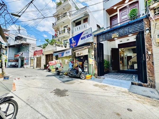 Mặt Tiền 3 Tầng 3x18(54m2) Gần Phạm Văn Đồng - Công Viên Gia Định
