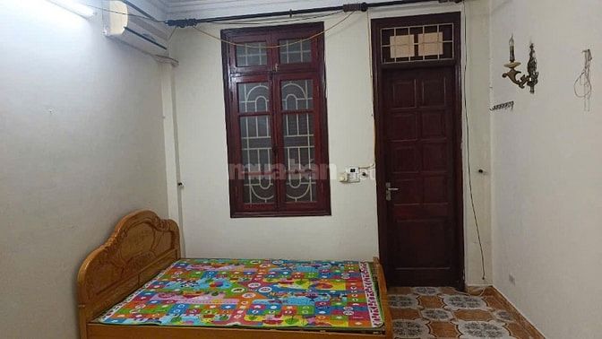 Cho thuê nhà phố Minh Khai, HBT, DT 39,6m2, 5 tầng, thoáng mát sạch 