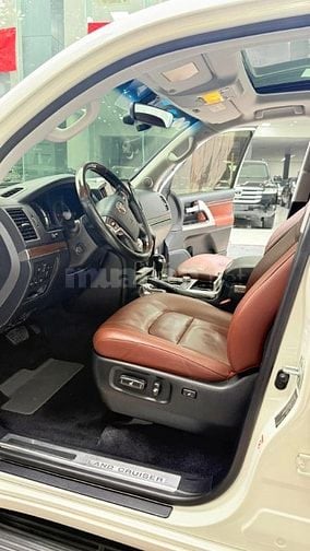Bán Toyota Land Cruiser 4.6 VXR Trung Đông 2018