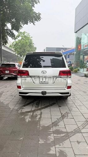 Bán Toyota Land Cruiser 4.6 VXR Trung Đông 2018